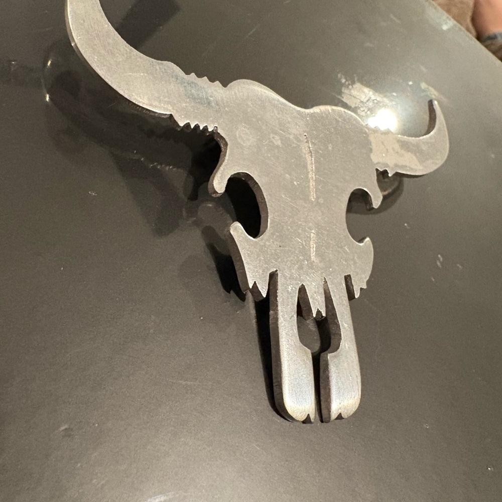 Silver Vintage Longhorn Bull Brooch XL
Sample piece New 2 1/2 long x 4” wide